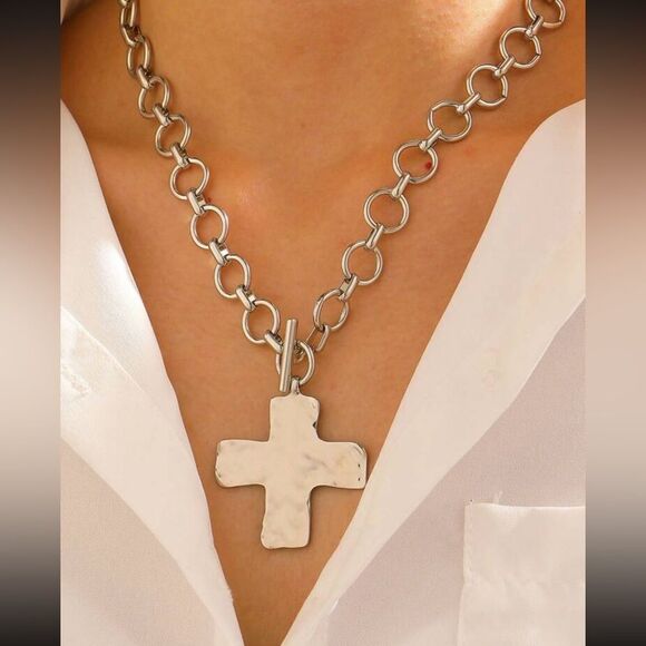 silver cross necklace A742 - Picture 2 of 5